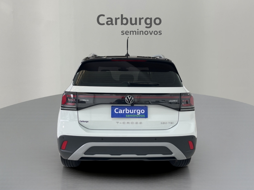 Volkswagen-T-CROSS-1.4 250 TSI TOTAL FLEX HIGHLINE AUTOMÁTICO