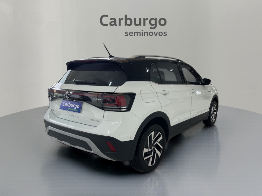 Volkswagen-T-CROSS-1.4 250 TSI TOTAL FLEX HIGHLINE AUTOMÁTICO