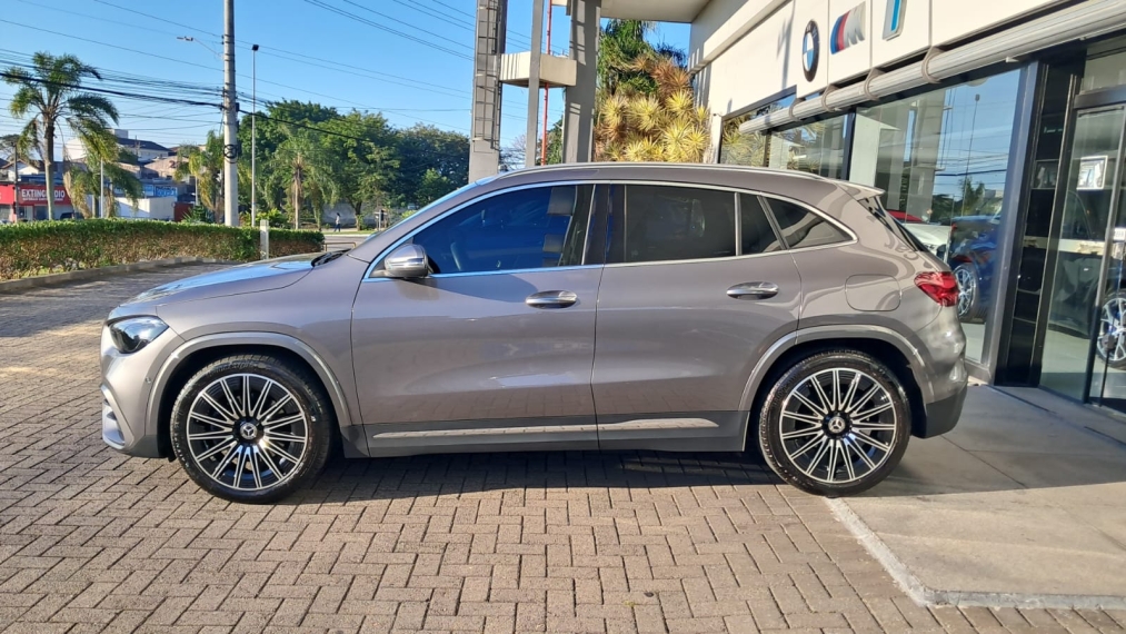 MERCEDES BENZ-GLA 200-1.3 MHEV AMG LINE 7G-DCT