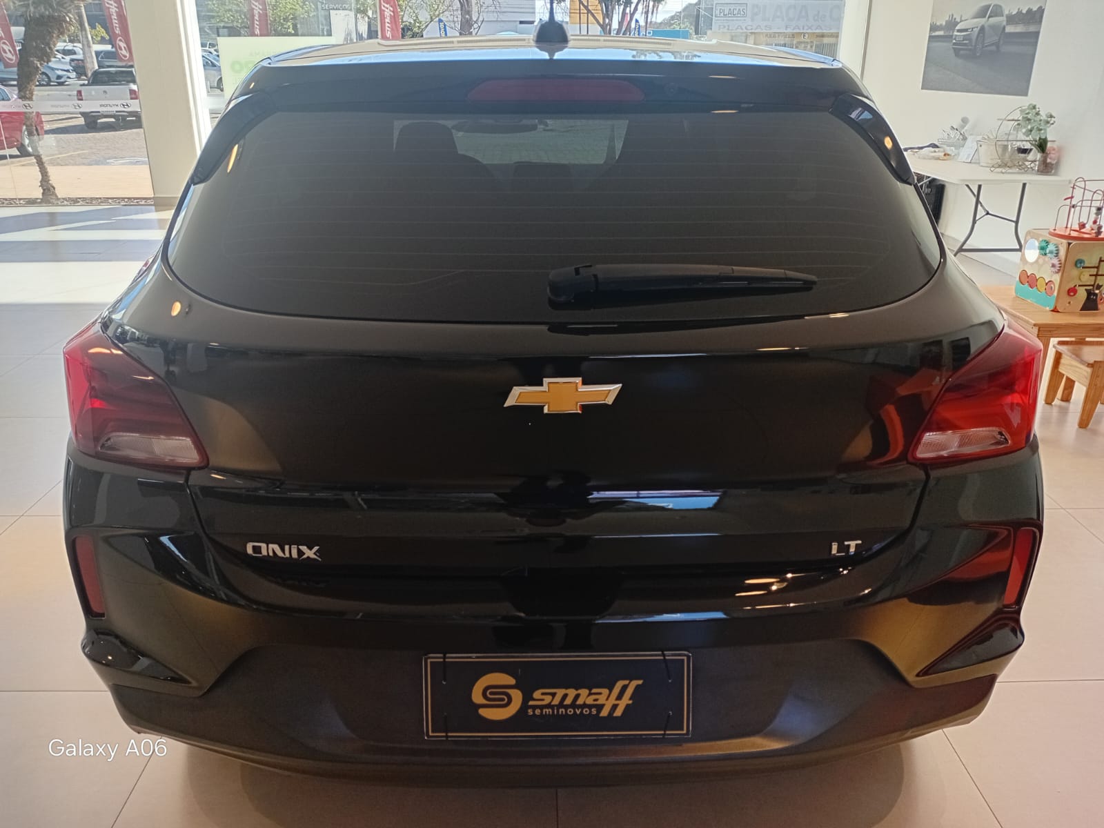 GM - Chevrolet-ONIX-ONIX HATCH LT 1.0 12V Flex 5p Mec.