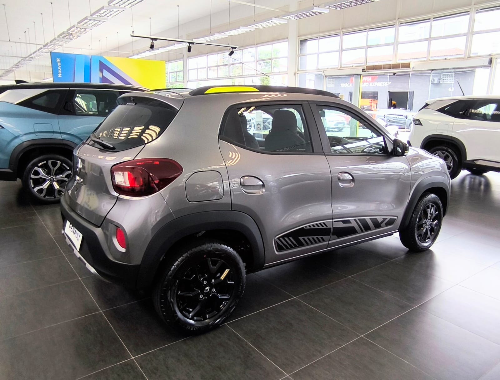 Renault-KWID-KWID OUTSIDER 1.0 Flex 12V 5p Mec.
