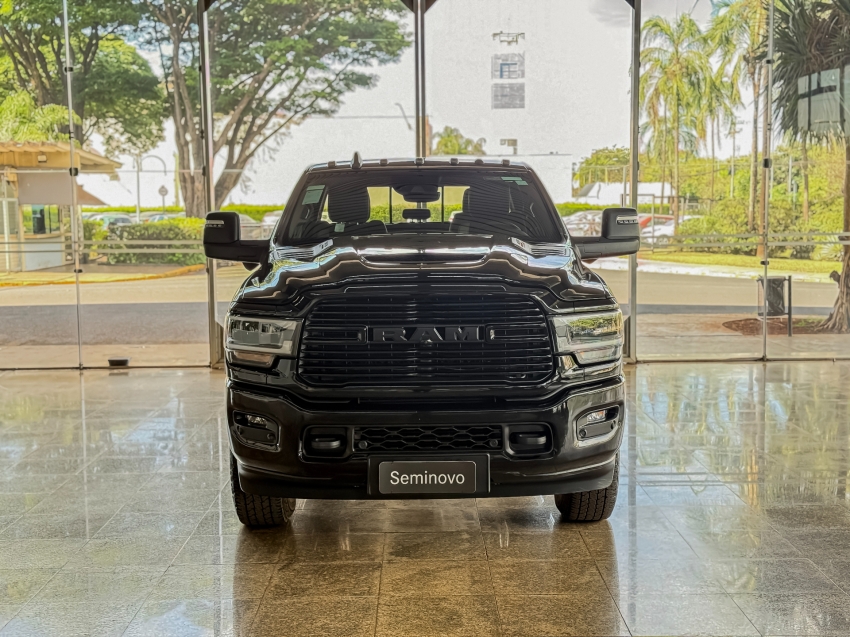 RAM-3500-6.7 I6 TURBO DIESEL LARAMIE CD 4X4 AUTOMÁTICO