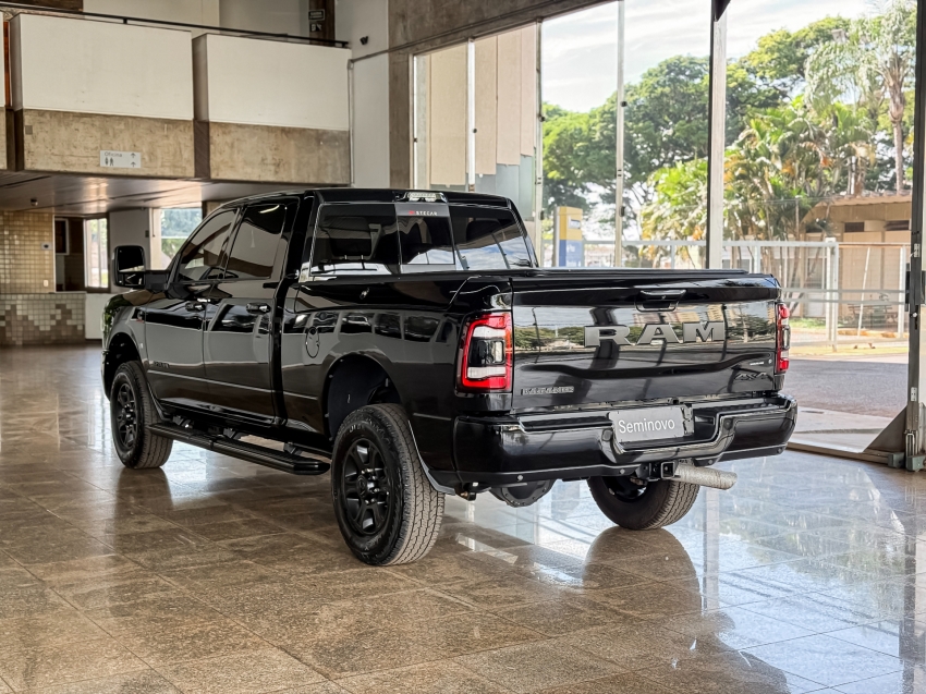 RAM-3500-6.7 I6 TURBO DIESEL LARAMIE CD 4X4 AUTOMÁTICO