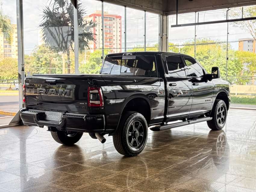 RAM-3500-6.7 I6 TURBO DIESEL LARAMIE CD 4X4 AUTOMÁTICO