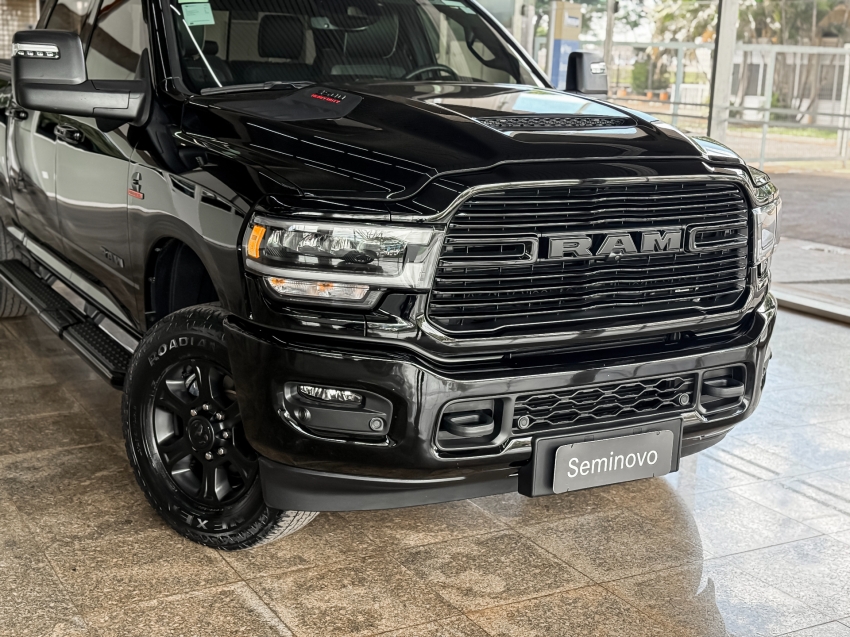 RAM-3500-6.7 I6 TURBO DIESEL LARAMIE CD 4X4 AUTOMÁTICO