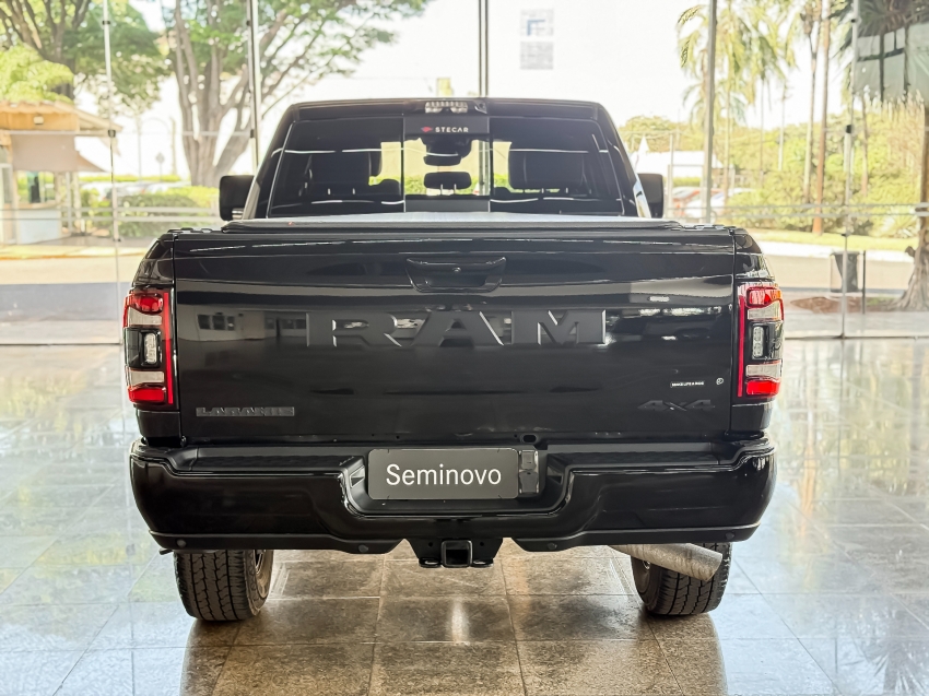 RAM-3500-6.7 I6 TURBO DIESEL LARAMIE CD 4X4 AUTOMÁTICO