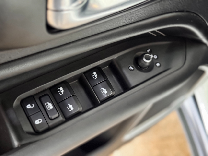 Jeep-COMPASS-1.3 T270 TURBO FLEX LONGITUDE AT6