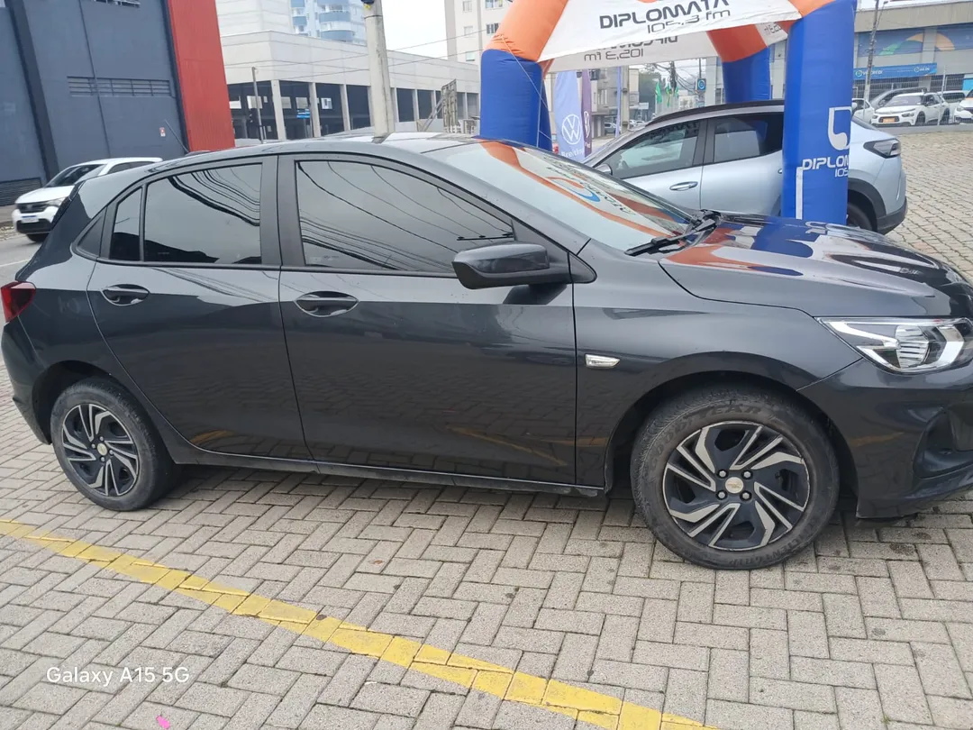 ONIX HATCH LT 1.0 12V Flex 5p Mec.