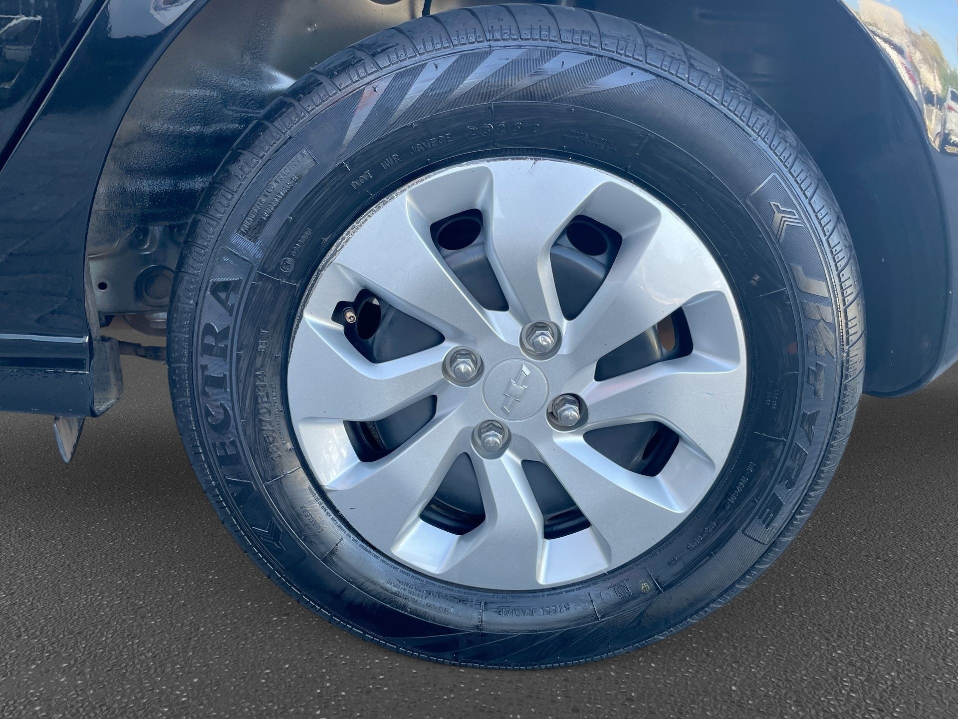 GM - Chevrolet-ONIX-ONIX HATCH LT 1.0 8V FlexPower 5p Mec.