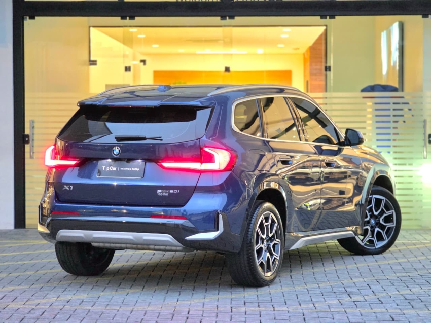 BMW-X1-2.0 16V TURBO GASOLINA SDRIVE20I X-LINE STEPTRONIC