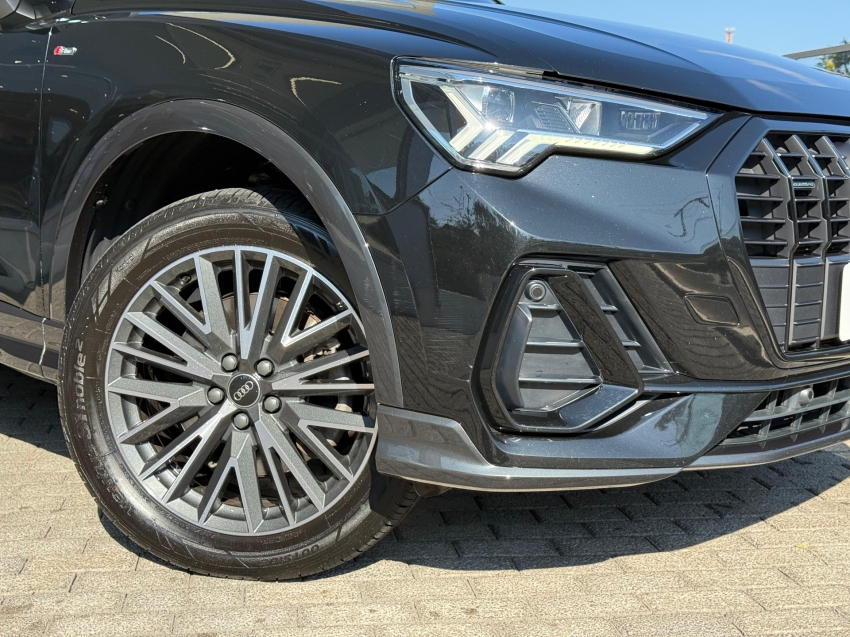 Audi-Q3-2.0 40 TFSI GASOLINA PERFORMANCE BLACK QUATTRO TIPTRONIC