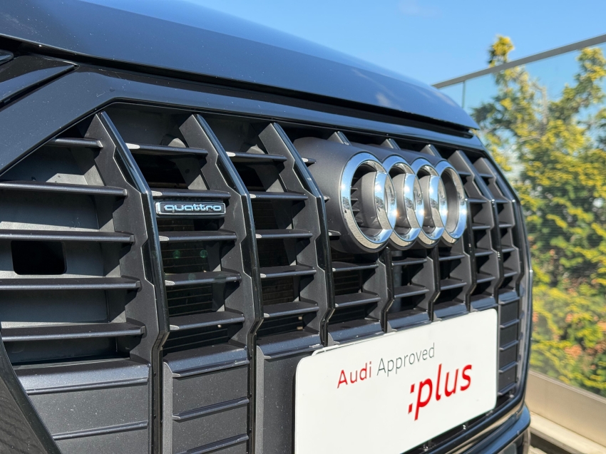 Audi-Q3-2.0 40 TFSI GASOLINA PERFORMANCE BLACK QUATTRO TIPTRONIC