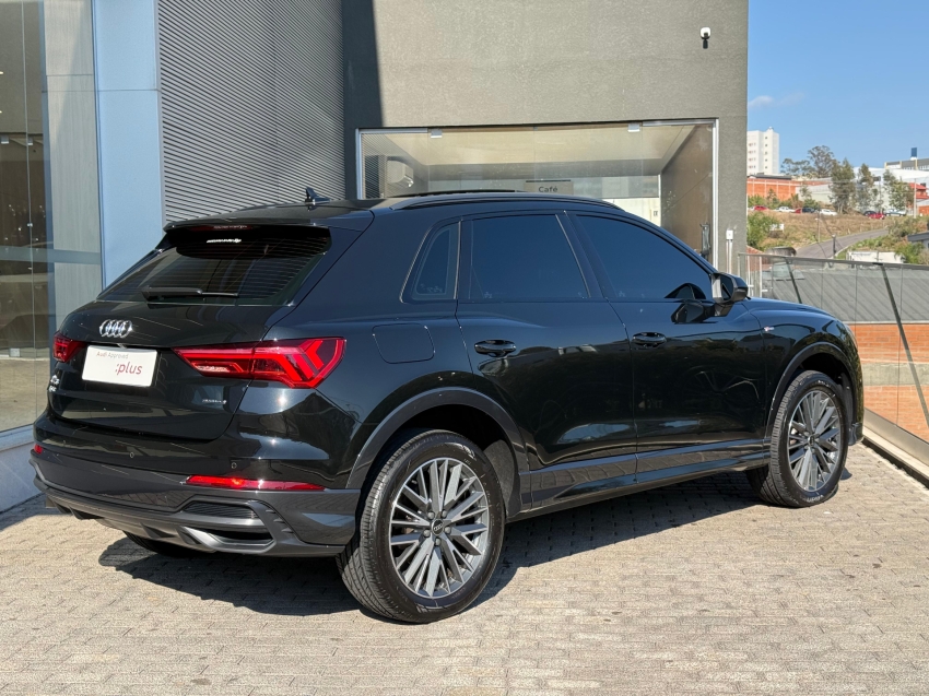 Audi-Q3-2.0 40 TFSI GASOLINA PERFORMANCE BLACK QUATTRO TIPTRONIC