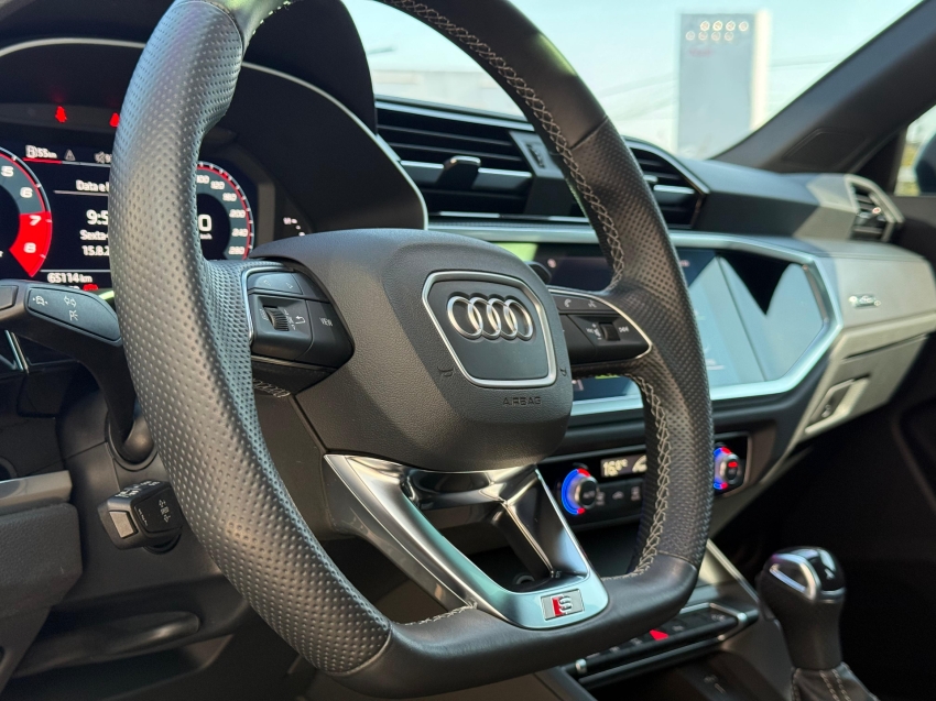 Audi-Q3-2.0 40 TFSI GASOLINA PERFORMANCE BLACK QUATTRO TIPTRONIC
