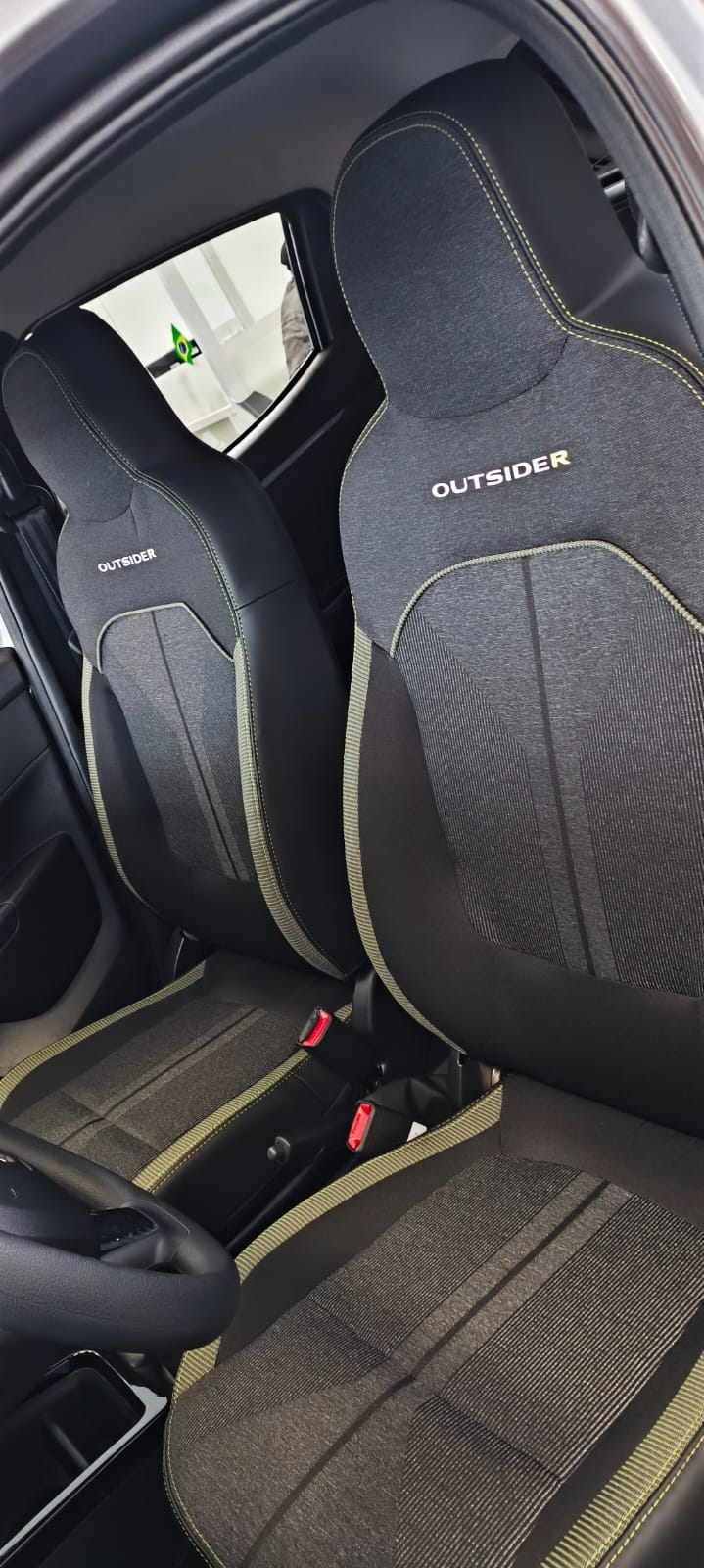 Renault-KWID-KWID OUTSIDER 1.0 Flex 12V 5p Mec.