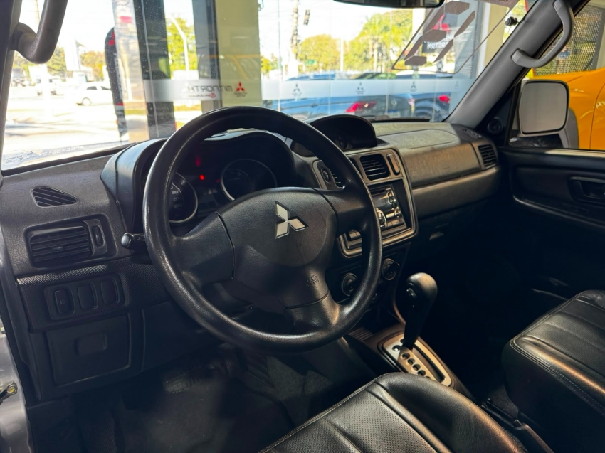 Mitsubishi 2.0 4X2 16V 140cv Flex 4P Automático - foto 7
