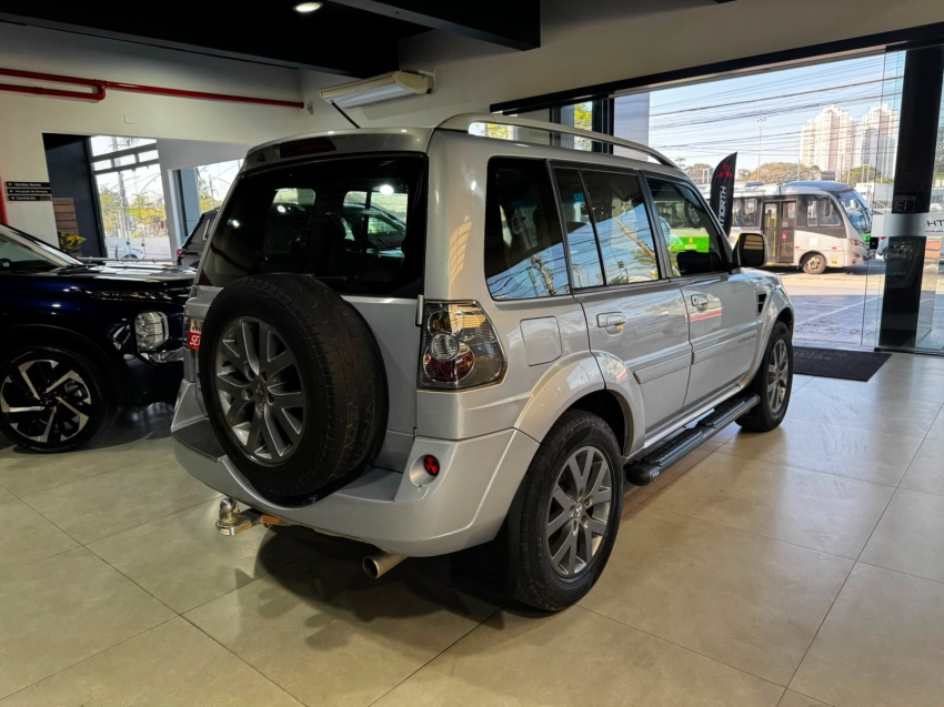Mitsubishi 2.0 4X2 16V 140cv Flex 4P Automático - foto 9
