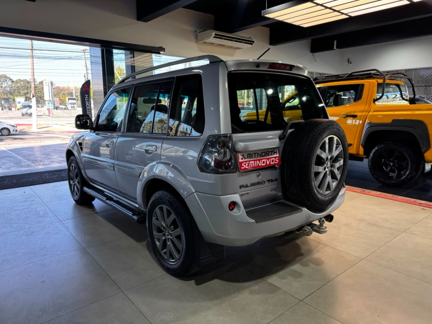 Mitsubishi 2.0 4X2 16V 140cv Flex 4P Automático - foto 10