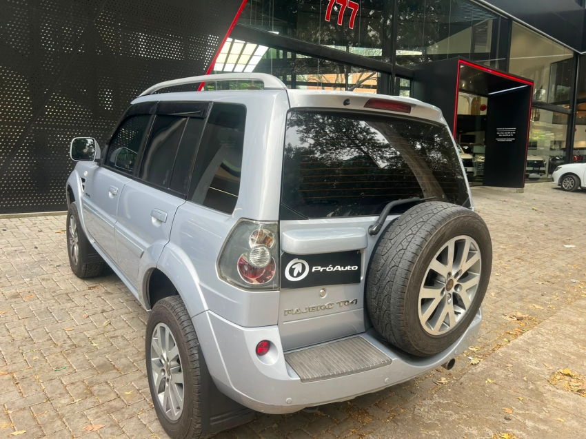 Mitsubishi 2.0 4X4 16V 140cv Flex 4P Automático - foto 14